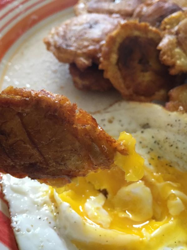 Patacon con huevo frito photo 6
